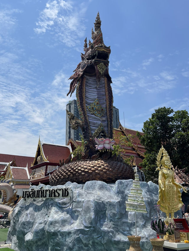 ชวนเที่ยว วัดนาคปรก วัดเล็กแต่เก๋ ย่านภาษีเจริญ!
