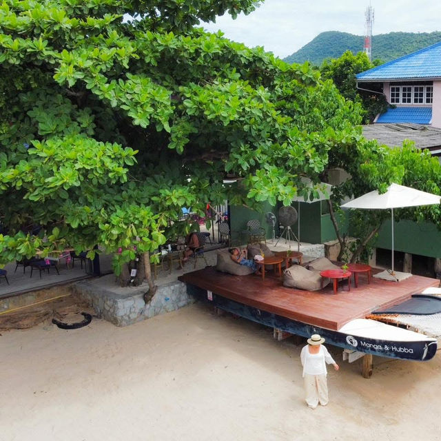 คาเฟ่ ริมทะเลบางเสร่ วิวดีมาก