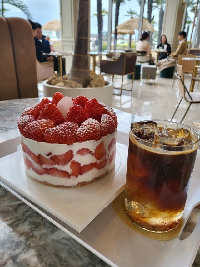 사계절 딸기케익을 맛볼수 있는 함평카페