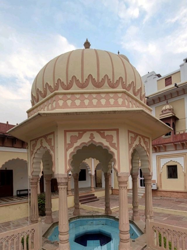 #拉克西米維拉斯皇宮飯店（Laxmi Vilas Palace）印度巴拉特普爾