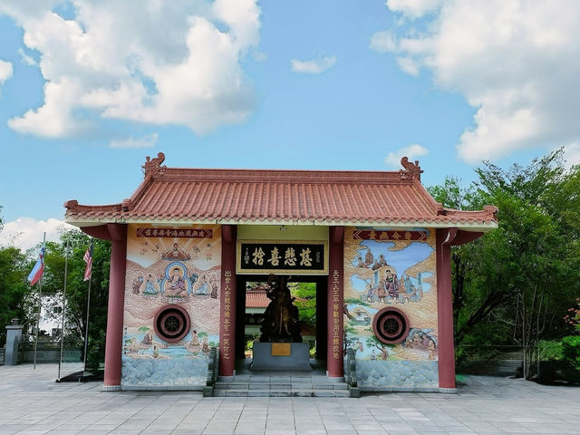 Secret Gardens & Kaya Toast: My Chill Morning at Puh Toh Si Temple 🌸☕