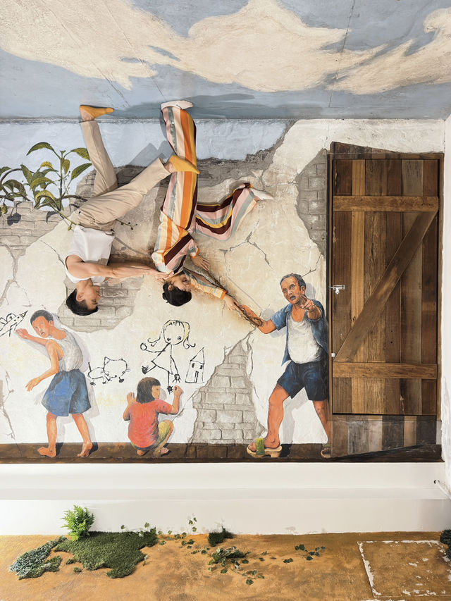 Upside-down museum in Malaysian flavors!