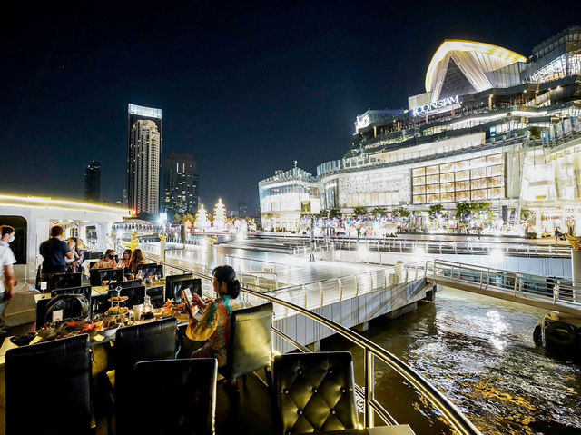 Floating feast with a view—Bangkok