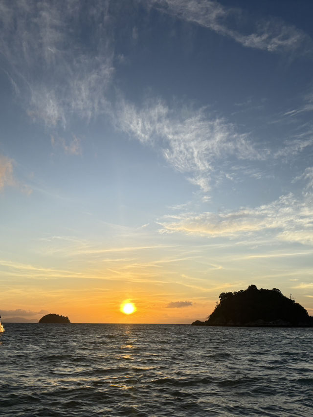 Sunrise เกาะหลีเป๊ะ🌅มัลดีฟเมืองไทย No.1✨