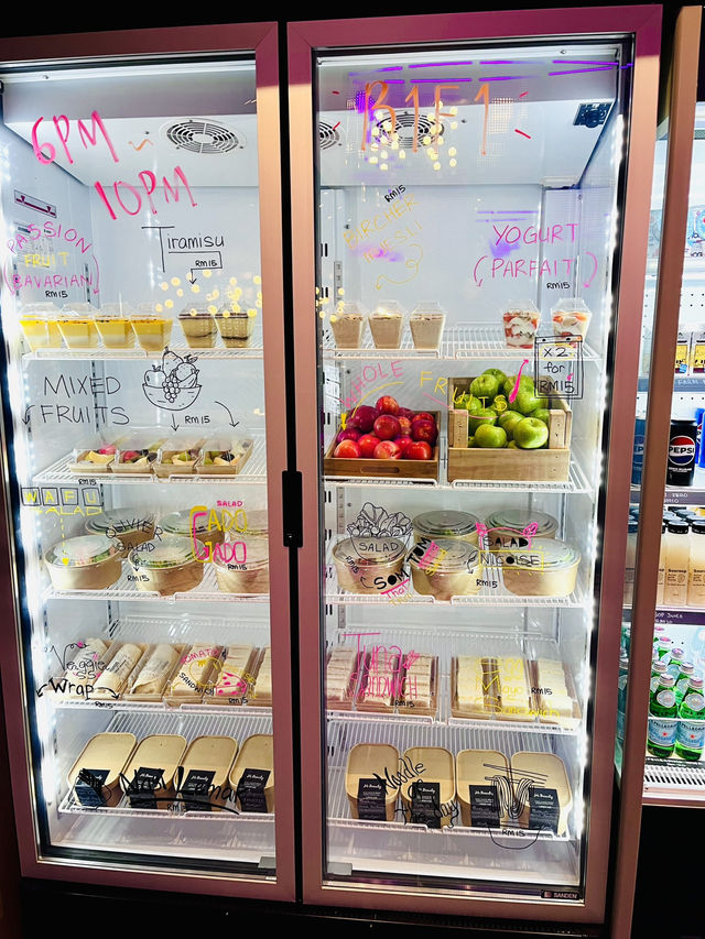 Moxy Chinatown KL: Playful Comfort Steps from Petaling Street