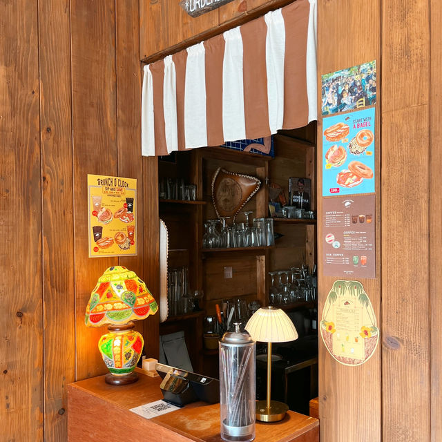 𝗖𝗵𝘂𝗰𝗸𝗹𝗲𝘁𝗼𝗻𝘀 คาเฟ่ลับๆย่านรังสิต