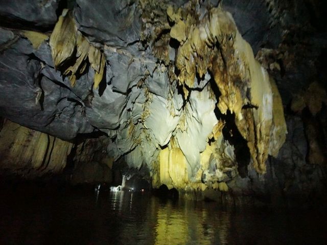 パラワン島の地下河川とアイランドホッピング