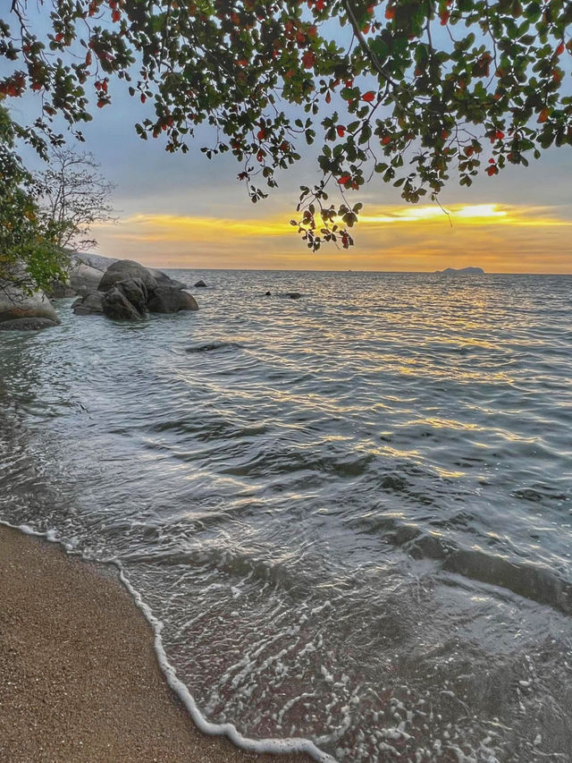 Hidden Sands and Golden Skies: A Spring Evening at Pantai Esen