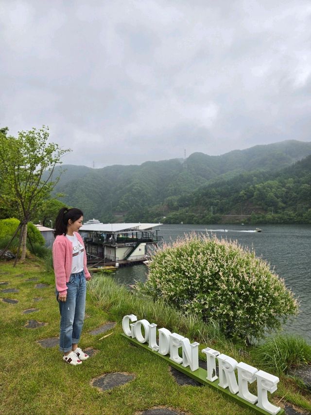 비온뒤 더 운치있어진 가평 리버뷰카페🩵