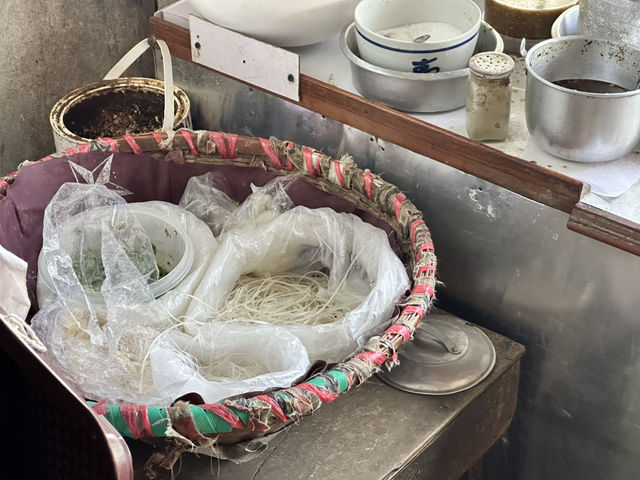 ป้าเจี๊ยบก๋วยเตี๋ยวเนื้อ(เจ๊กงัก) เจ้าแรกเมืองเพชร