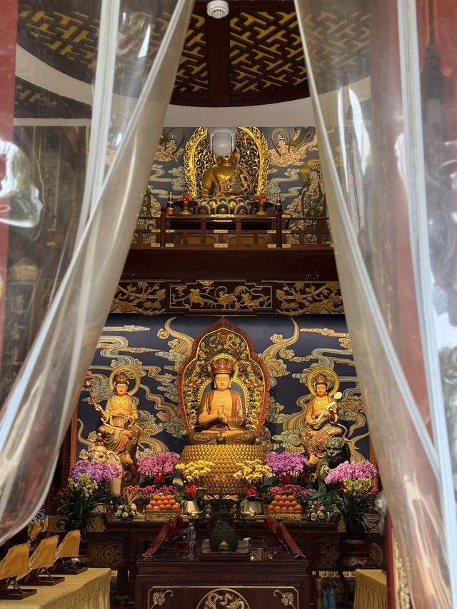 Serene temple next to busy Taikoo Li