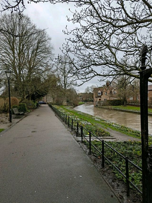 Dane John Gardens – Canterbury’s Historic Green Gem