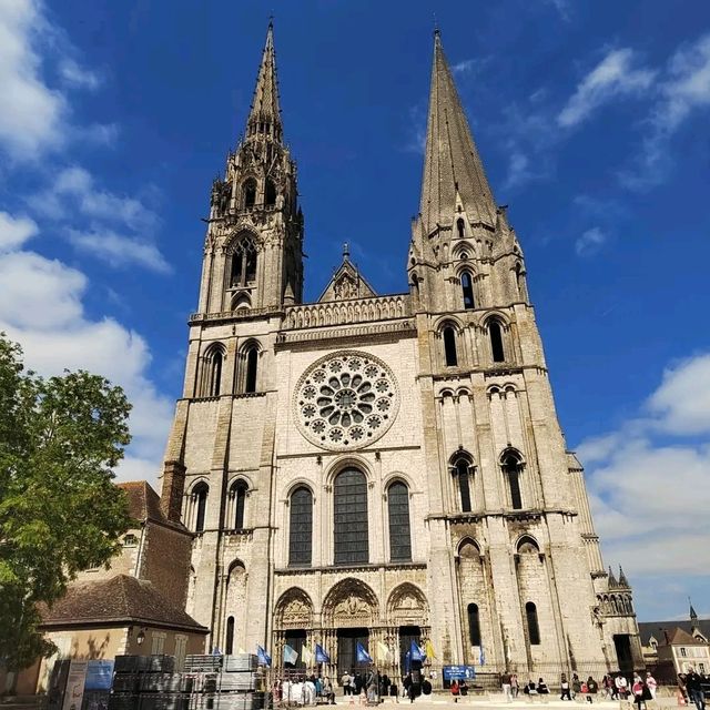 Chartres – A Timeless Gem of Gothic Splendor