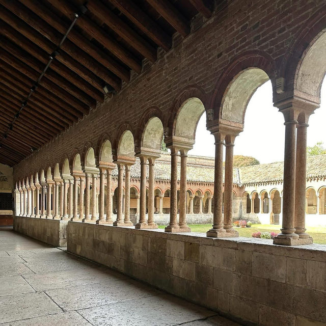 🏰 *Basilica di San Zeno: Verona’s Golden Romanesque Jewel* ☀️✨