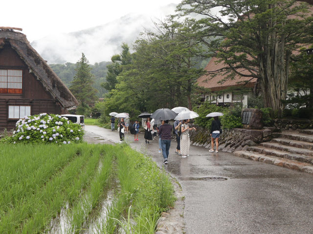 Shirakawa-go’s Gassho-zukuri Village