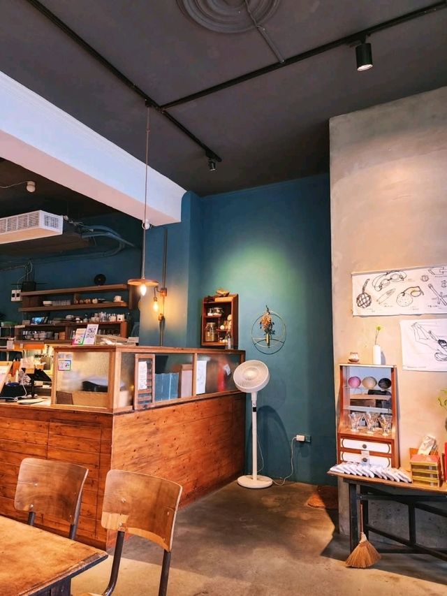 Hi There cafe!! หลบฝน จิบชา ที่ท่าเรือ Zhengbin