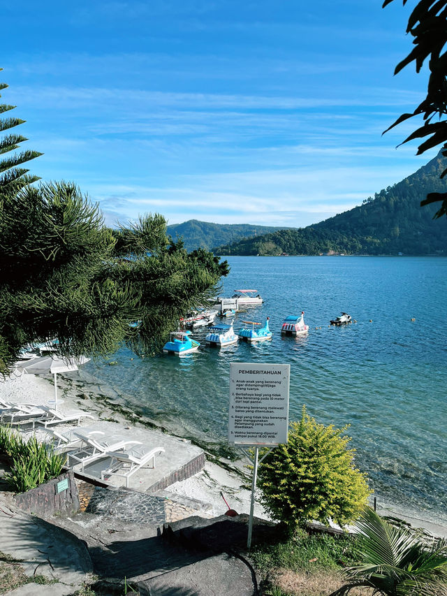 “Perfect Summer Escape by the Lake”