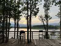อ่างน้ำตง เลควิวคาเฟ่ เมืองเฟือง