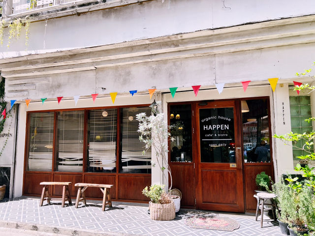 Happen Cafe & Bistro Nakhonsawan