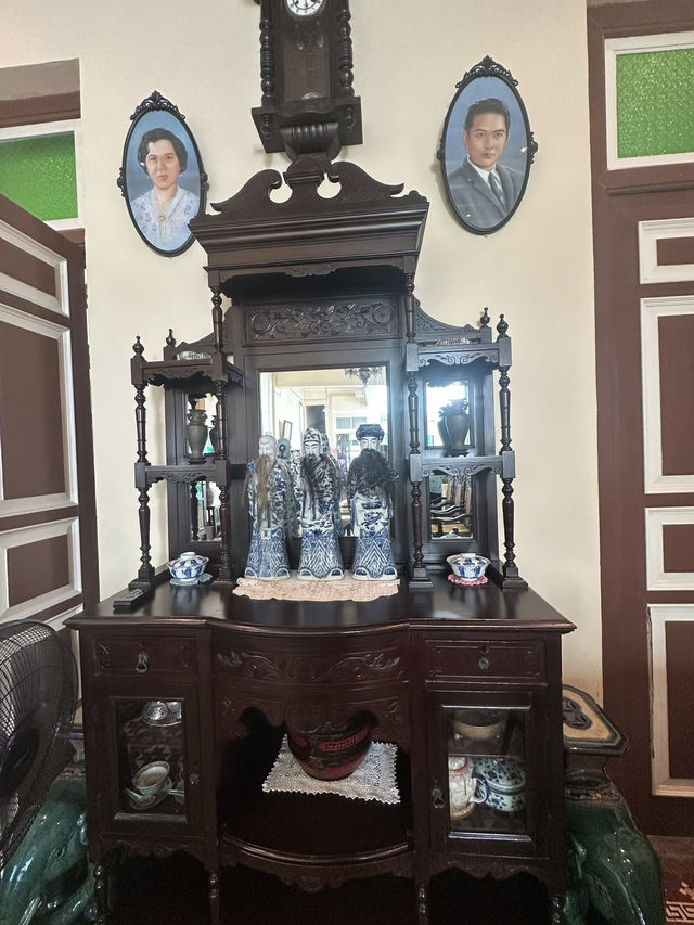 The Charm Dining Gallery – A Heritage Dining Spot in Phuket Old Town