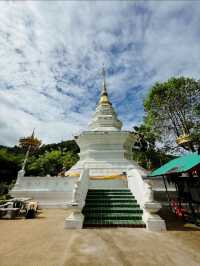 วัดนาคูหา ธรรมชาติที่สวยงามและเป็นแหล่งโอโซน