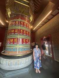 Exploring the Buddha Tooth Relic Temple – A Cultural Gem in the Heart of Singapore