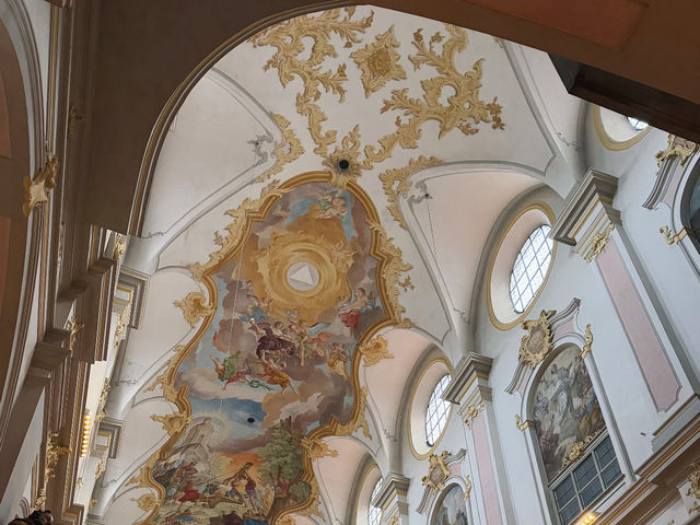 Munich's Most Charming Quarter: Platzlgassen! 🇩🇪🚶‍♀️