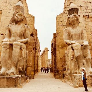 Pyramids & Paradise: Your Ultimate Egyptian Summer Adventure Awaits!** ☀️𓂀   