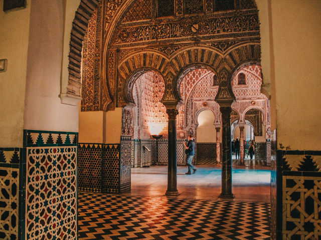 A Royal Stroll Through History – My Visit to Alcázar de Sevilla