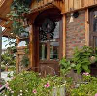 Thara Cafe • Napa, Chonburi  🛖🌿🌷🐈🫧 
