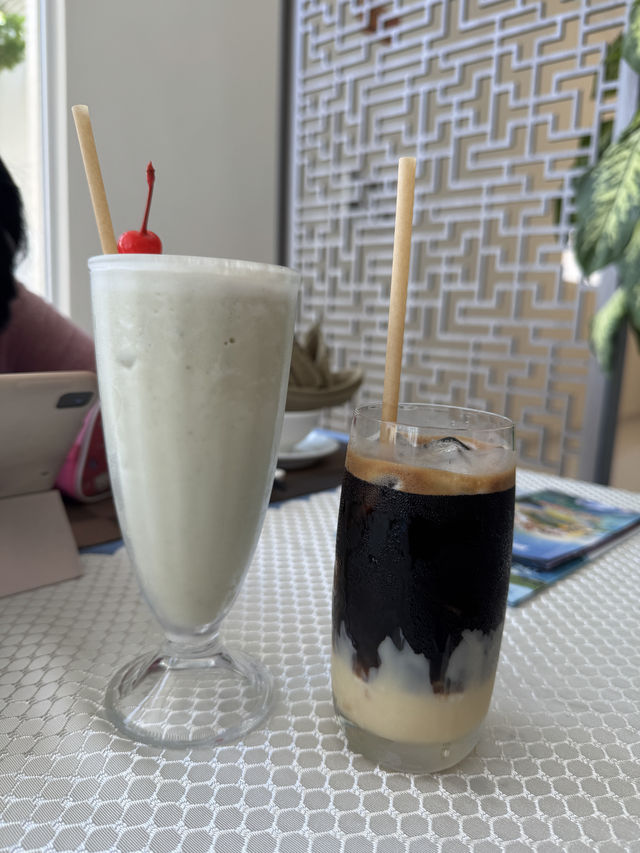 Dining with a View: Huong Bien's Seaside Charm