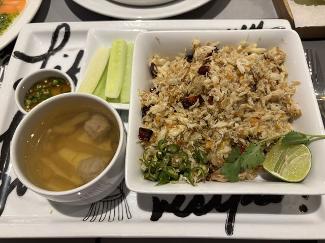 🤩 ร้านอาหารฟิวชั่นคุณภาพดี Greyhound