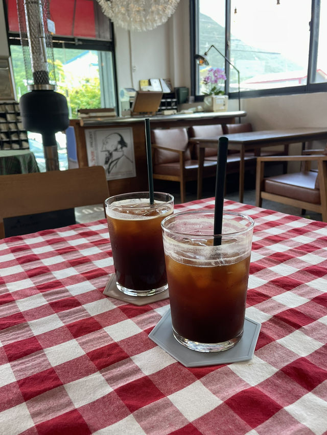 이 카페 완전 반하겠어요! ☕️