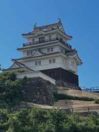 🏯海に浮かぶ城の絶景！平戸城で歴史と自然のコラボレーションを満喫🌊