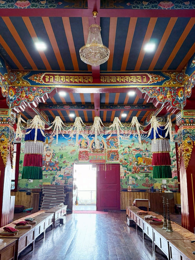 【インド・ダージリン グル・サキャ僧院】ダージリンの奥地に静かに祈りが響く場所