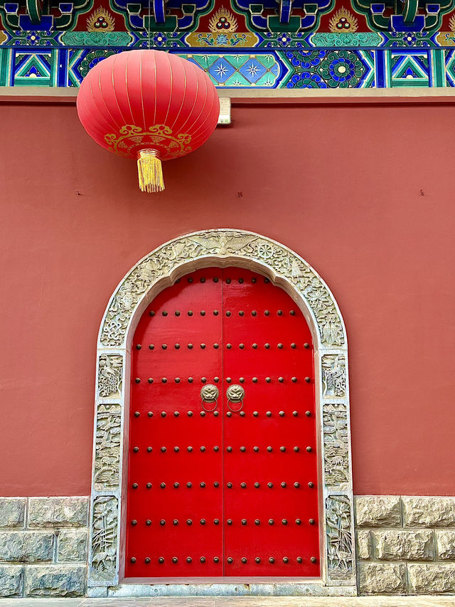 Serenity in Stone – A Quiet Moment at Gu Guanyin Temple & Baiyi Pavilion