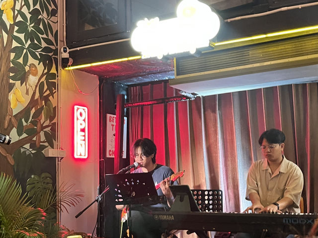 ร้าน “งัว” (𝗡𝗴𝘂𝗮 𝗕𝗮𝗻𝗴𝗸𝗼𝗸)