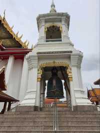 ไหว้พระ ขอพร ณ วัดกัลยาณมิตร วรมหาวิหาร