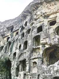 Stone Buddhas at Longmen Grottoes