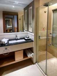 Comfort and Convenience for Business Travel at Holiday Villa JB.