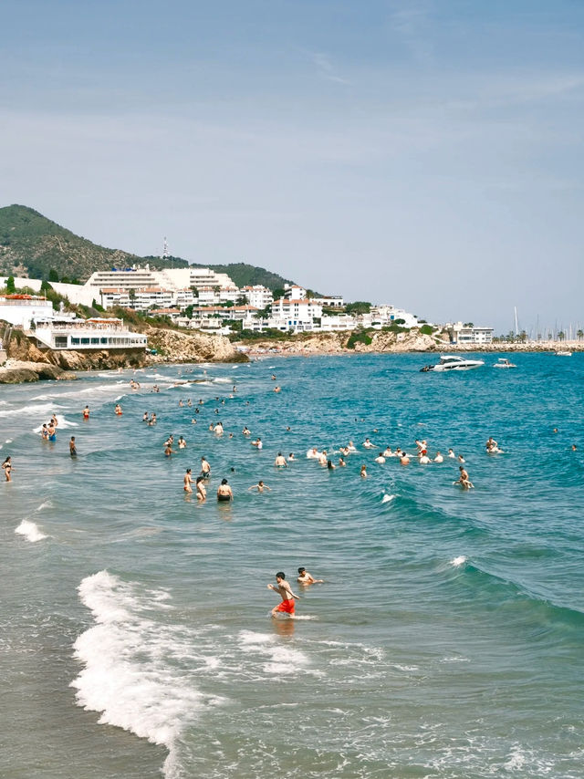 Sitges | A Relaxed Seaside Escape from Barcelona 🌊🏖️
