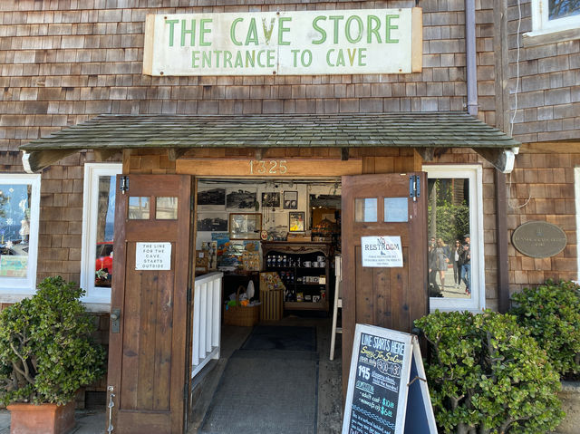 La Jolla Cave 隱藏在書店內的神秘海岸密道 - The Cave Store