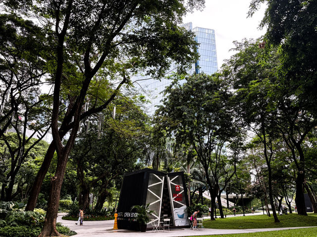 🇵🇭菲律賓馬尼拉阿亞拉三角公園