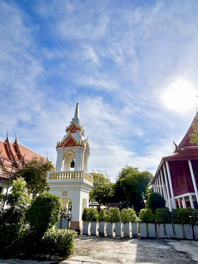 🙏 เจดีย์ขาวอลังการ พญานาคสุดปัง บรรยากาศดี๊ดี~