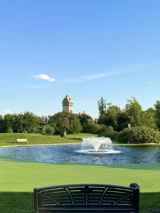 アシニボイン公園 – ウィニペグの都会の緑のオアシス