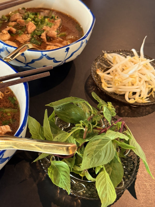 Secret Foodie Gem in Dannok 😍 Authentic Thai spicy Noodles 🥢