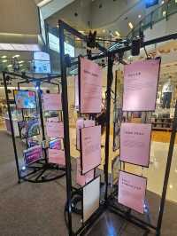 展板前探索創意世界，青少年創科實踐挑戰賽作品展