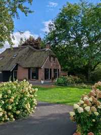 Late Summer Blooms in Giethoorn