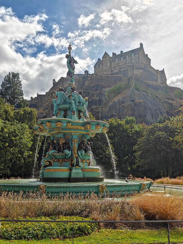 Edinburgh: A Timeless Journey Through History, Culture, and Charm