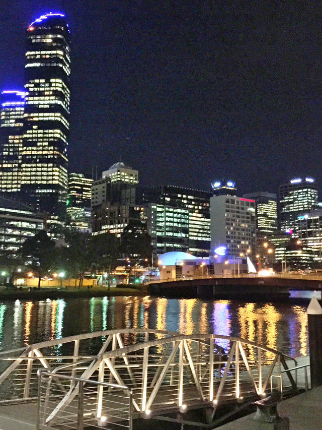 🌆 Melbourne City Walk – Where Culture, Creativity & City Lights Meet ✨